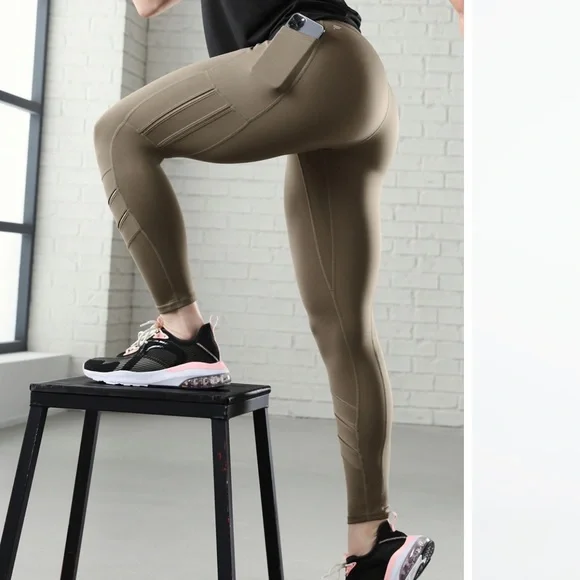 NWT Fabletics anywhere motion 365 hight waisted brown leggings - Picture 1 of 9